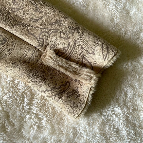 eStudio Faux Fur Beige Suede Jacket with Floral Print Size Medium - Picture 6 of 13